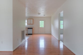 907 Giles Rd in Blacksburg, VA - Building Photo - Building Photo