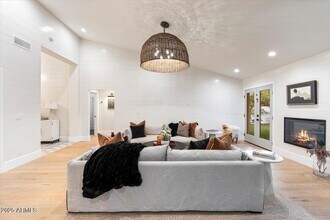 8014 E Del Tesoro Dr in Scottsdale, AZ - Building Photo - Building Photo