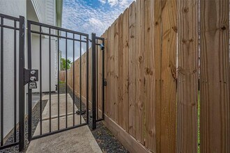3510 Hadley St in Houston, TX - Building Photo - Building Photo