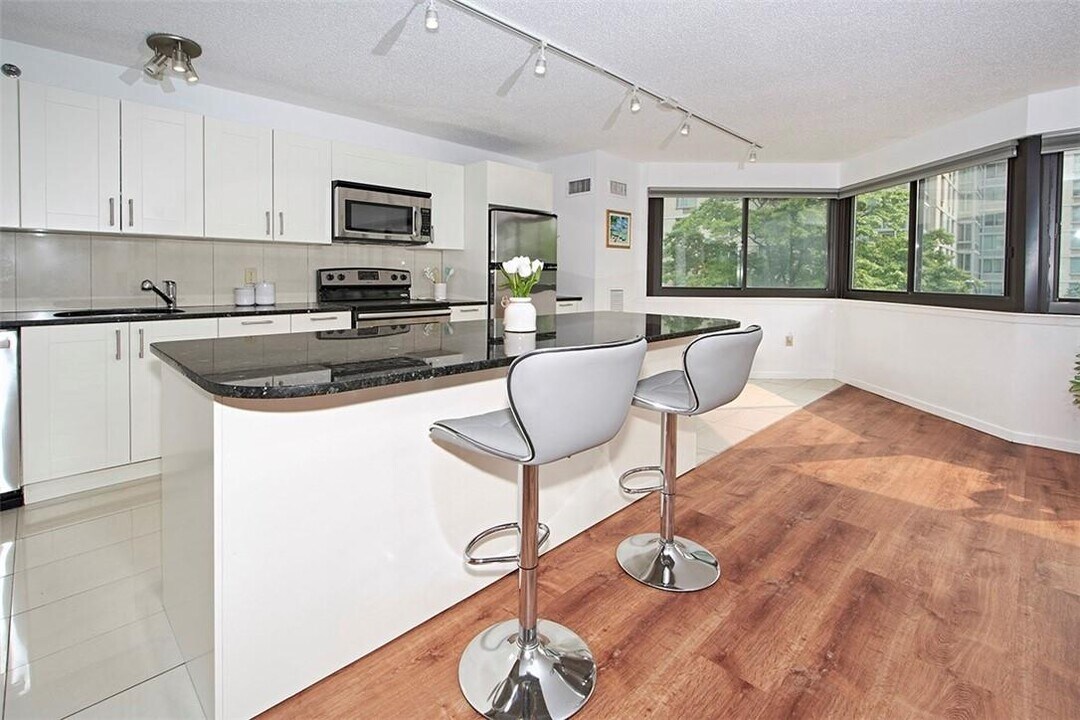 5 Barker Ave in White Plains, NY - Building Photo