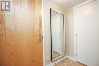 250 Lett St in Ottawa, ON - Building Photo - Building Photo