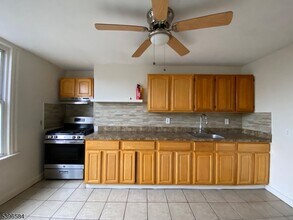 130 Milford Ave in Newark, NJ - Building Photo - Building Photo