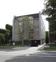 4342 Whitsett Ave Apartments