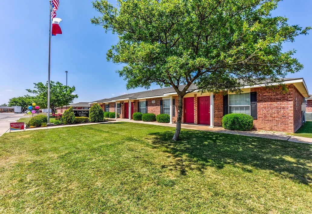 La Salle Villas/West in Lubbock, TX - Foto de edificio