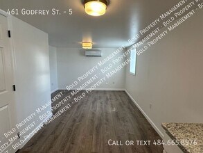 461 Godfrey St in Bethel, PA - Building Photo - Building Photo