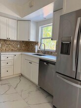 1811 N 40th Ave in Hollywood, FL - Building Photo - Building Photo