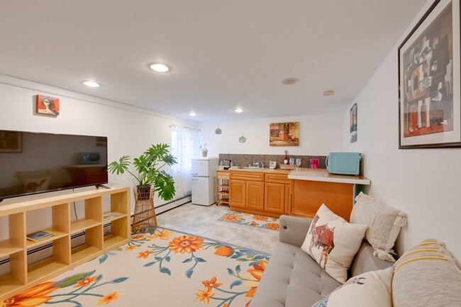 property at 1017 California Pl S