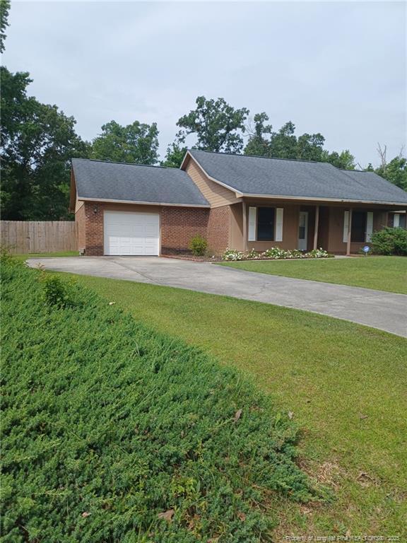 513 Woodberry Cir in Raeford, NC - Building Photo - Building Photo