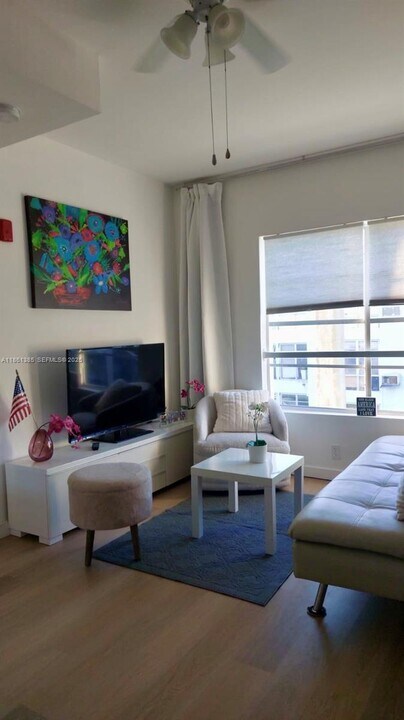 1358 Pennsylvania Ave in Miami Beach, FL - Foto de edificio