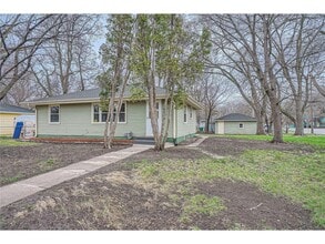 6300 Quebec Ave N in Minneapolis, MN - Building Photo - Building Photo