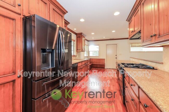 577 N Pine St in Orange, CA - Building Photo - Building Photo