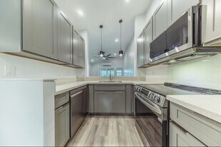 71 Waiaka Ln in Wailuku, HI - Building Photo