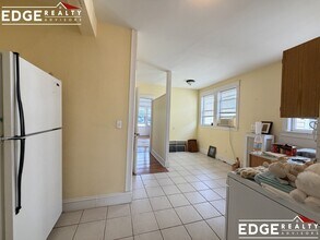 232 Foster St, Unit 3 in Boston, MA - Building Photo - Building Photo