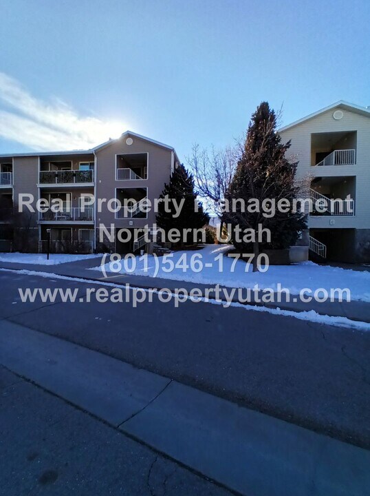 490 E 700 S in Clearfield, UT - Building Photo