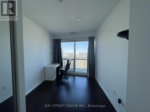 386-3386 Yonge St in Toronto, ON - Building Photo - Building Photo
