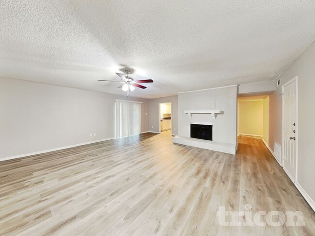 1210 Green Hill Dr in Arlington, TX - Building Photo - Building Photo