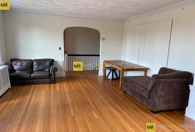 28 Manet Rd, Unit 1 in Chestnut Hill, MA - Foto de edificio - Building Photo