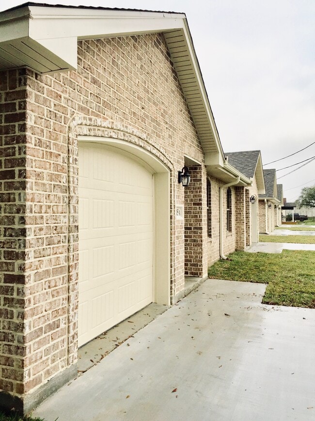 315 North 2 1/2 St. Ste B in Nederland, TX - Building Photo - Building Photo