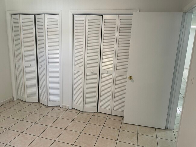 1993 W 2nd Ave, Unit 1993 in Hialeah, FL - Building Photo - Building Photo