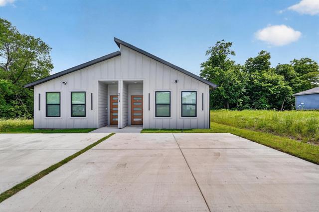 property at 2113 Henry St