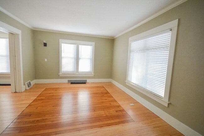 837 W Center St in Rochester, MN - Building Photo - Building Photo