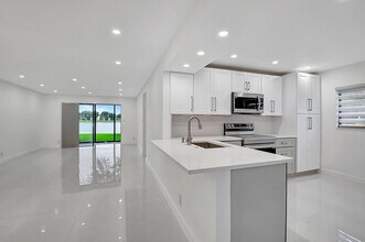 15378 Lakes of Delray Blvd in Delray Beach, FL - Building Photo - Building Photo