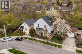 396 Hunter St W in Hamilton, ON - Building Photo - Building Photo