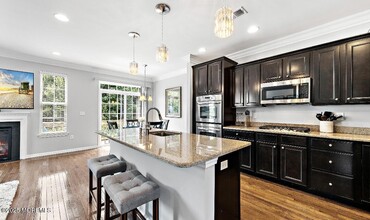 209 Yale Blvd in Shrewsbury, NJ - Building Photo - Building Photo