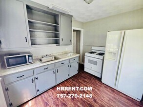 142 Chichester Ave in Hampton, VA - Building Photo - Building Photo