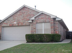 6540 Geneva Ln in Fort Worth, TX - Building Photo