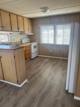 2105 Hermosa Dr in Bullhead City, AZ - Building Photo - Building Photo