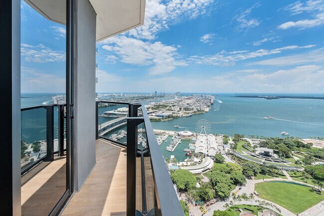398 NE 5th St in Miami, FL - Building Photo - Building Photo