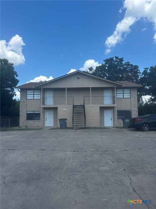 104 Milann St in Victoria, TX - Foto de edificio