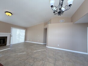 4417 Anatone Dr in Las Vegas, NV - Building Photo - Building Photo
