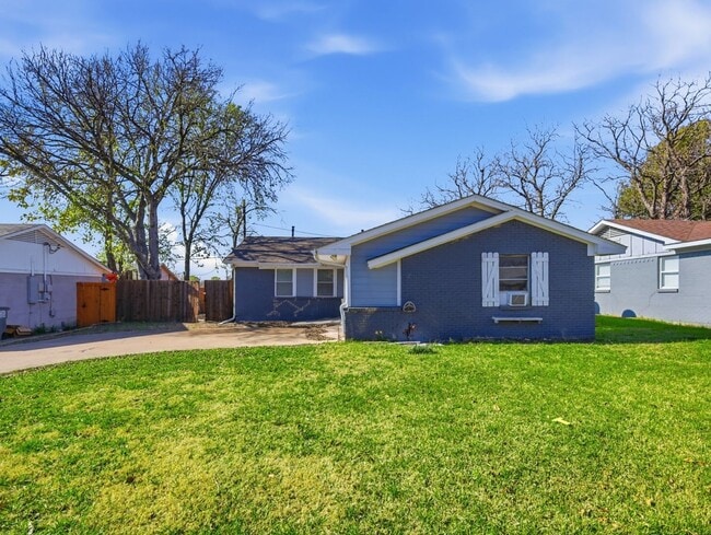 1002 Mardi Gras Ln in Wylie, TX - Foto de edificio - Building Photo