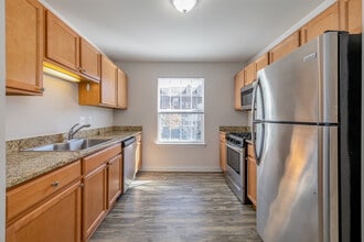 Blue Heron Pointe in Ypsilanti, MI - Building Photo - Interior Photo