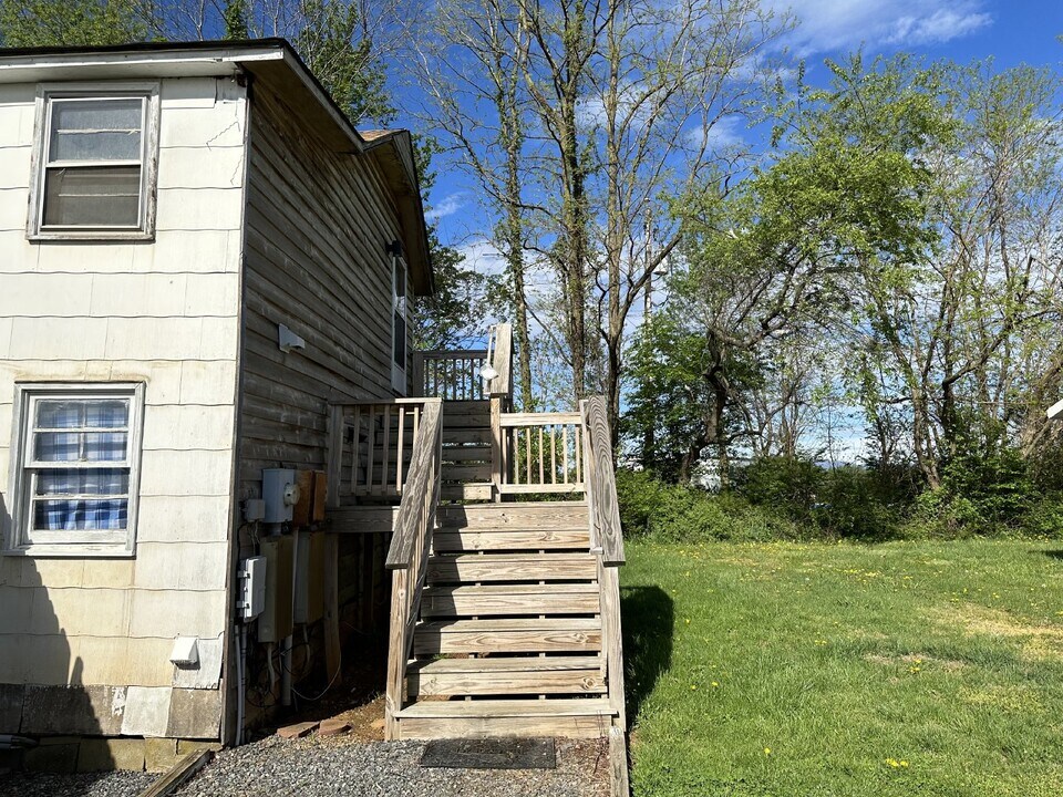 14947 Spotswood Trail-Unit -A in Ruckersville, VA - Building Photo