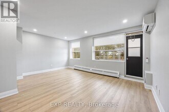 2961 Dufferin St in Toronto, ON - Building Photo - Building Photo