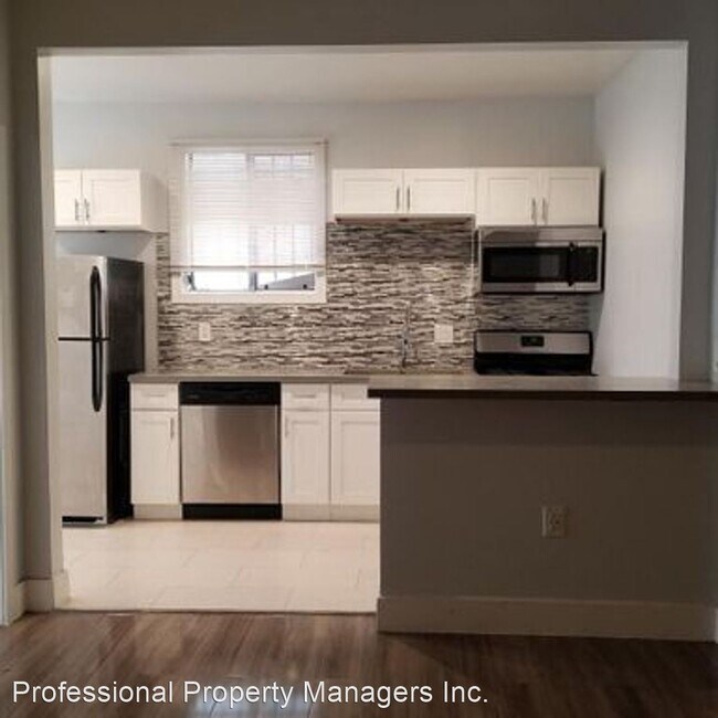 837 Normandie Ave in Los Angeles, CA - Building Photo - Building Photo