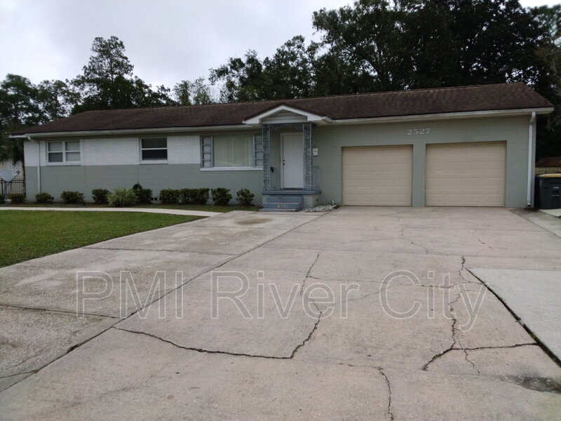 2527 Emily Ln in Jacksonville, FL - Building Photo