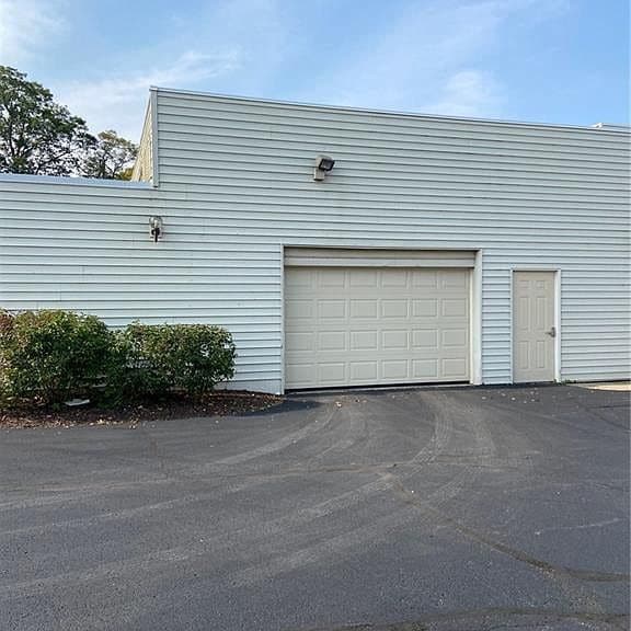 1675 Cedarwood Dr, Unit L in Westlake, OH - Foto de edificio - Building Photo