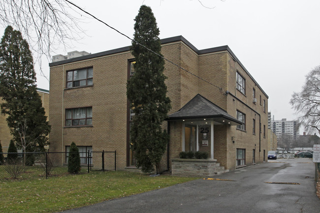 25 Paisley Blvd E in Mississauga, ON - Building Photo - Primary Photo