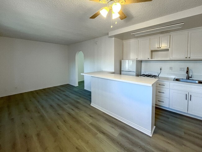 7851 W Talbert St in Los Angeles, CA - Building Photo - Building Photo