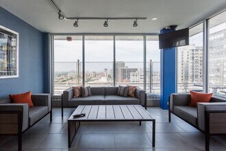 5650 N Sheridan Rd in Chicago, IL - Building Photo - Building Photo