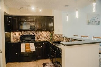 3420 Country Club Dr W in Irving, TX - Building Photo - Building Photo