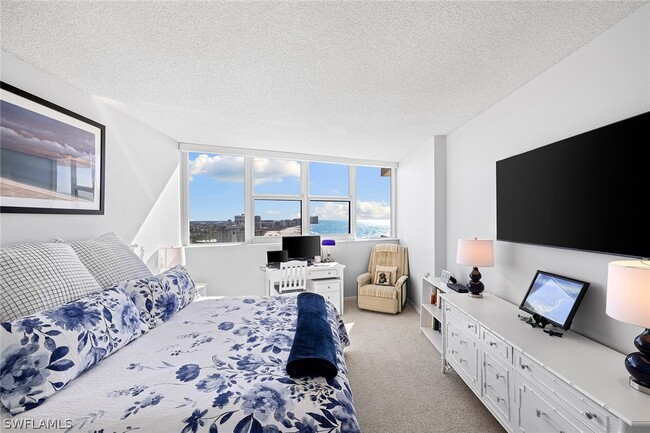 58 N Collier Blvd in Marco Island, FL - Foto de edificio - Building Photo