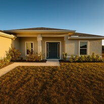 904 NE 43rd Terrace in Cape Coral, FL - Building Photo
