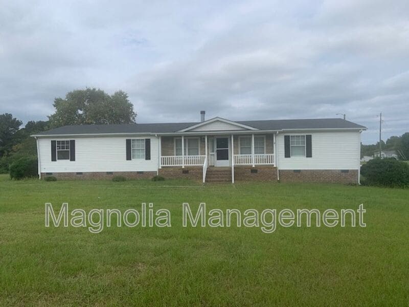 453 Finch Rd in Henderson, NC - Building Photo