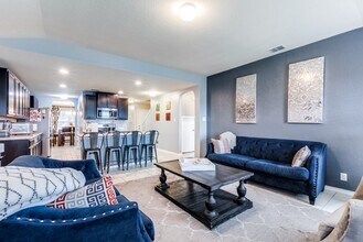 8842 Palmetto Falls in San Antonio, TX - Building Photo - Building Photo
