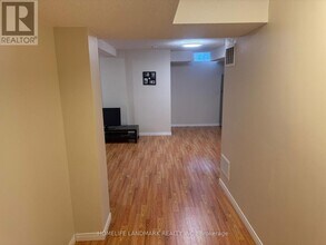 33 Silver Linden Dr in Richmond Hill, ON - Building Photo - Building Photo